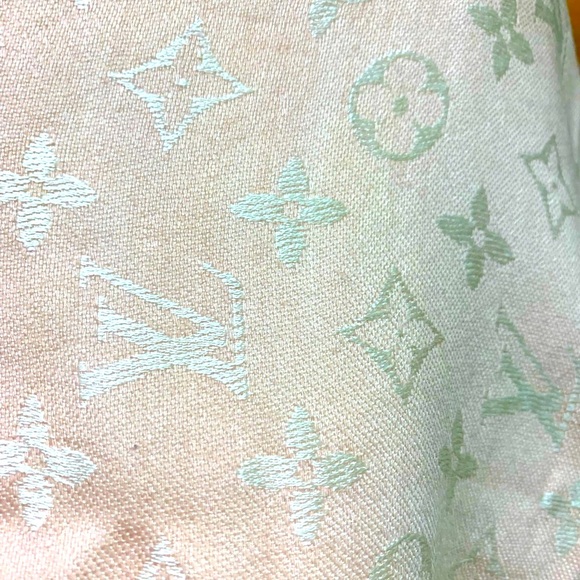 Auth Louis Vuitton Rose Pink Cream Monogram Denim Shawl Silk Wool Wrap Preloved - Picture 7 of 16
